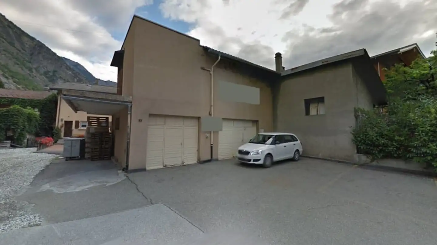 Commercial for rent - 1912 Leytron