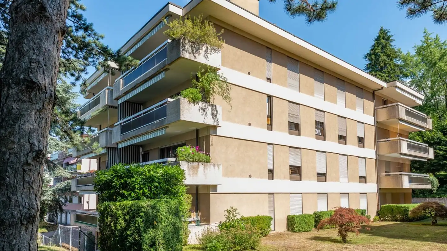 Outdoor parking space for rent - Boulevard De La Forêt 3, 1009 Pully