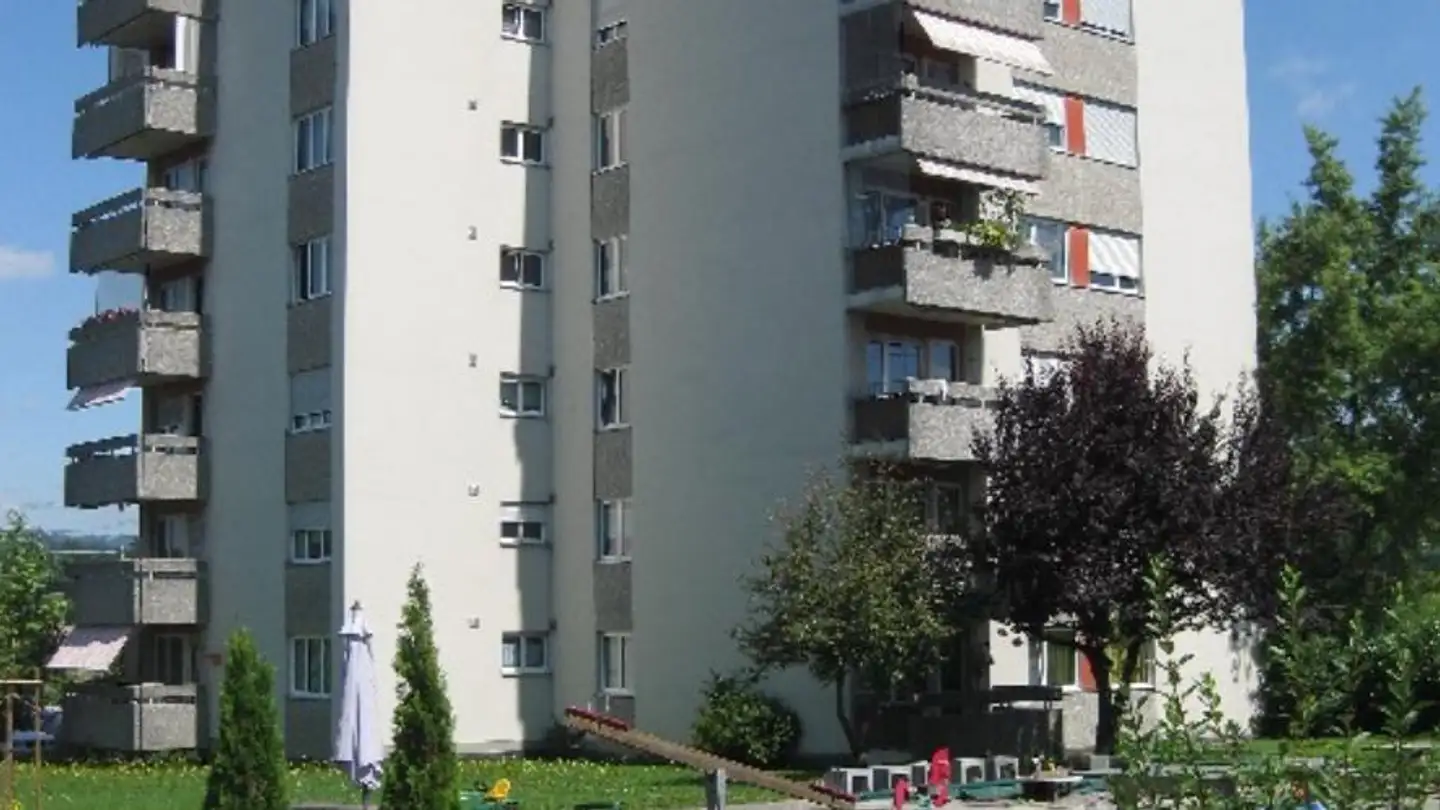 Place de parking extérieure à louer - Bahnhofmatte 1, 3113 Rubigen