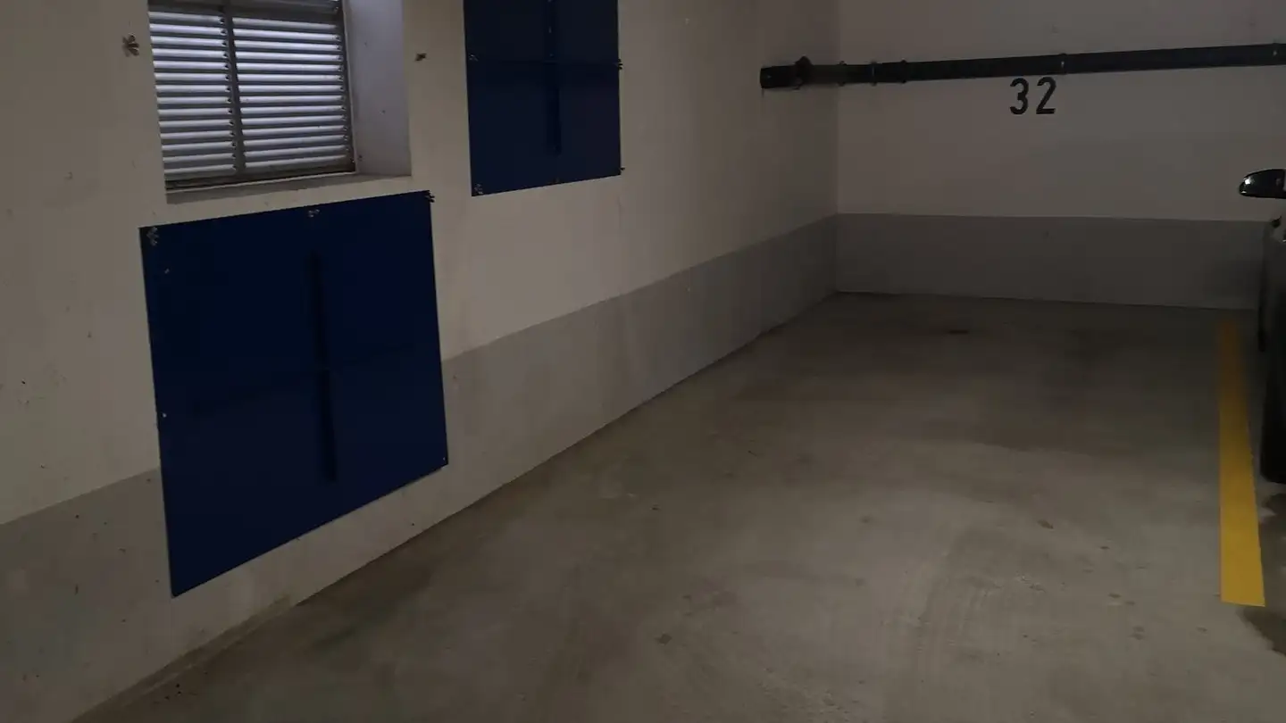 Tiefgaragenstellplatz kaufen - Rüfistrasse 4, 8753 Mollis