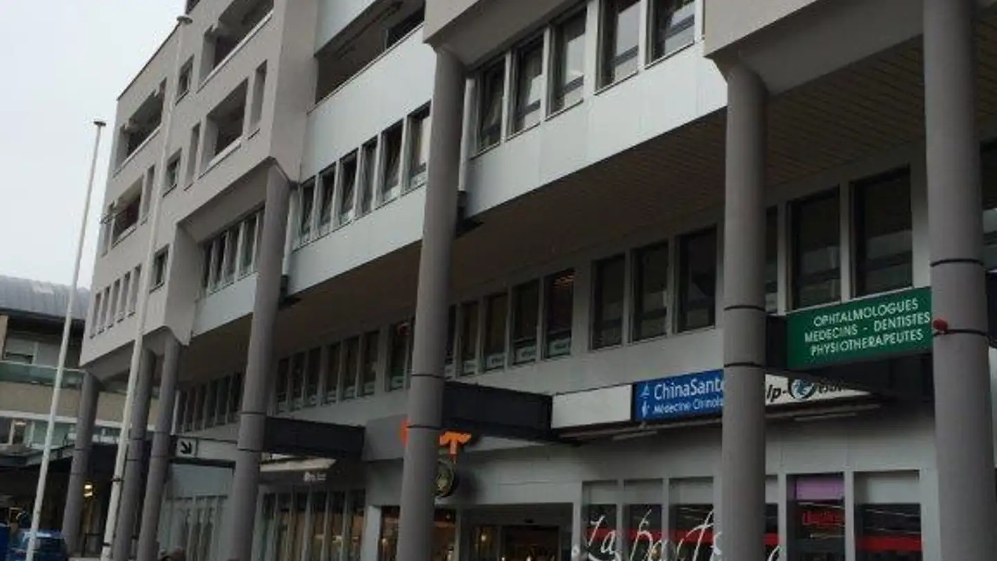 Shop for rent - Rue De La Poste 3, 1920 Martigny - Photo 2