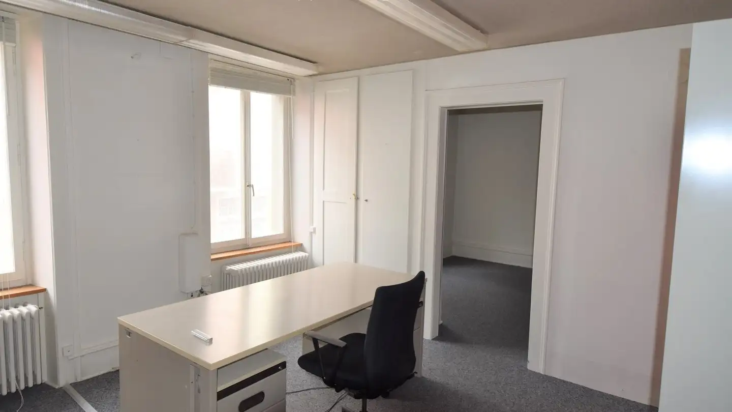 Bureau à louer - Rue De Fribourg / Freiburgstrasse 49, 2503 Biel/Bienne