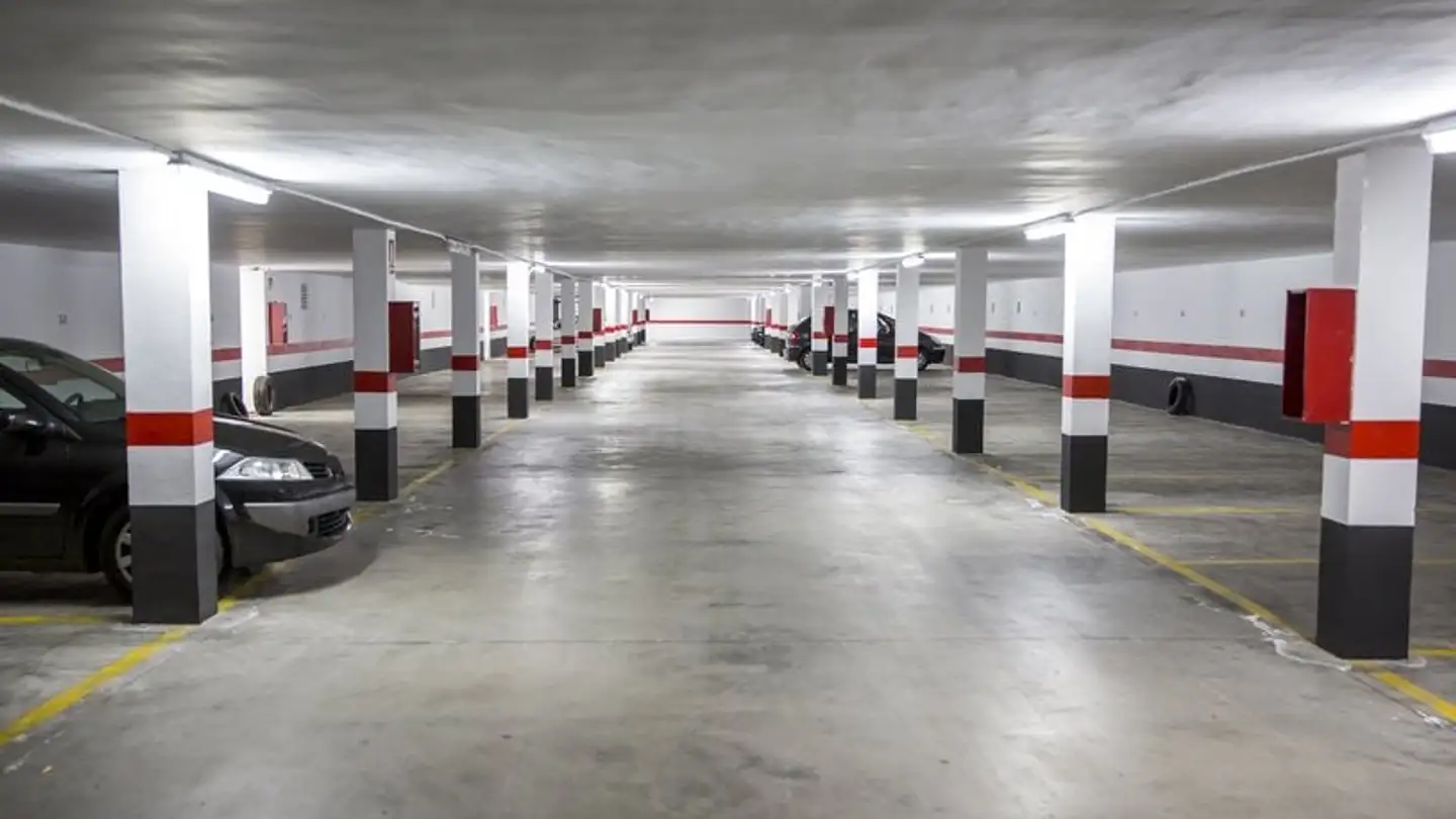 Tiefgaragenstellplatz mieten - Feldblumenstrasse 5, 8048 Zürich