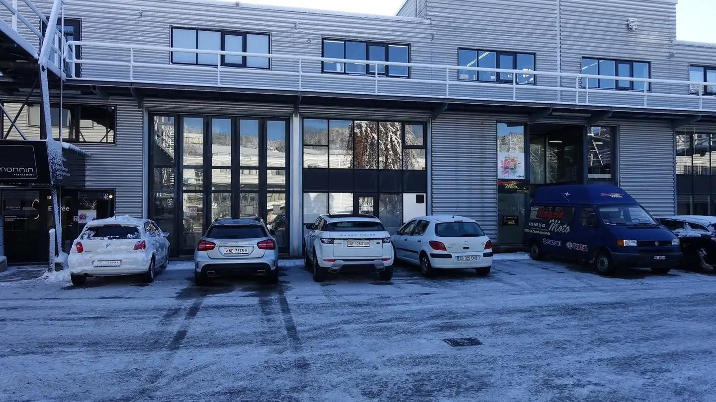 Outdoor parking space for rent - Boulevard Des Eplatures 46f, 2300 La Chaux-de-Fonds