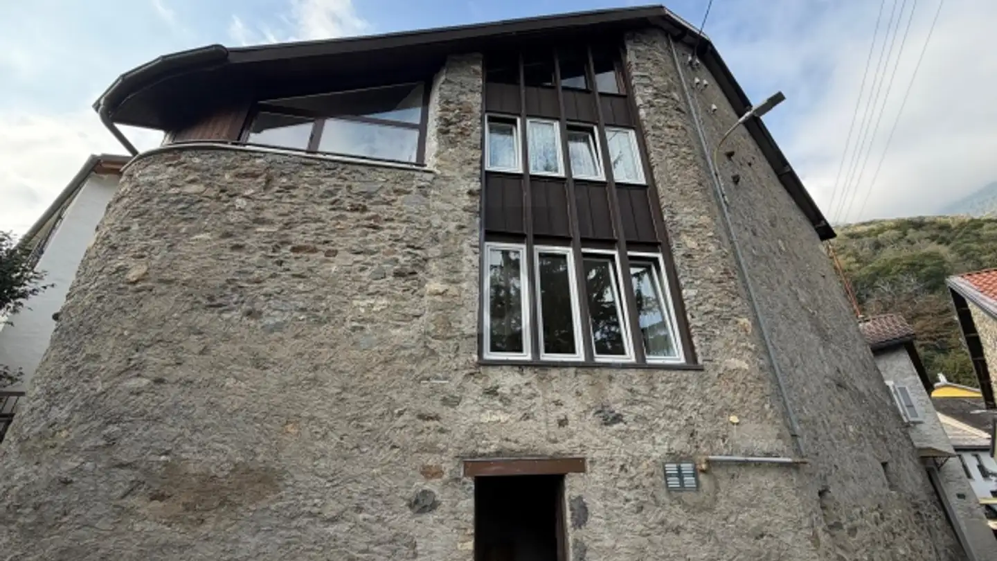 Residential building for sale - 6802 Rivera - Photo 2