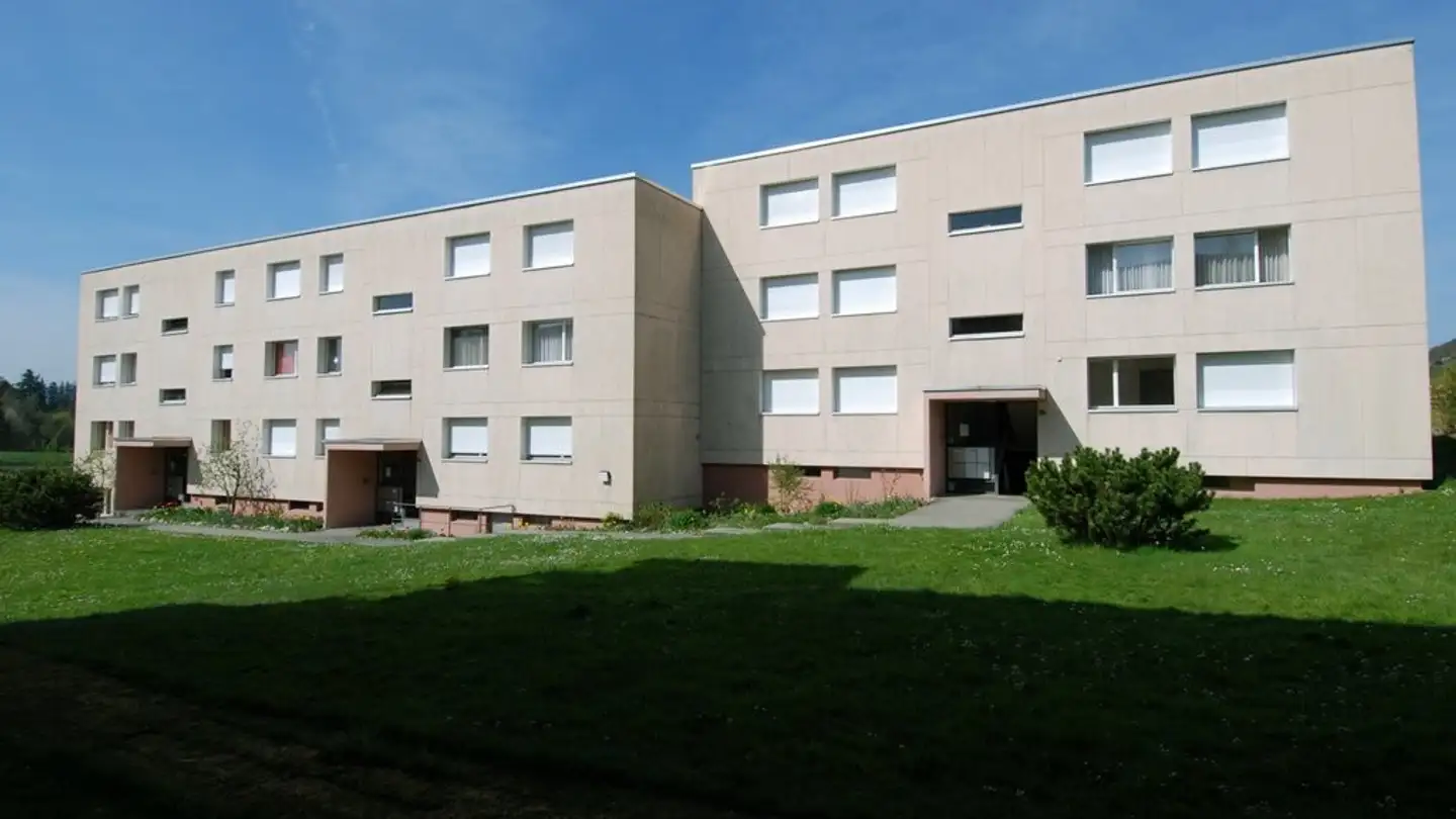 Parcheggio interno per moto in affitto - Breitfeldstrasse 3, 3075 Rüfenacht BE - Photo 2