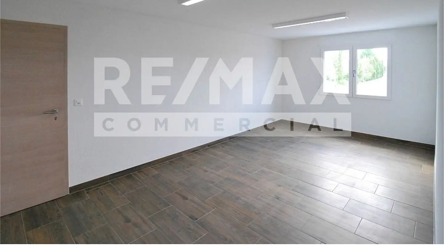 Commercial for rent - 3280 Murten