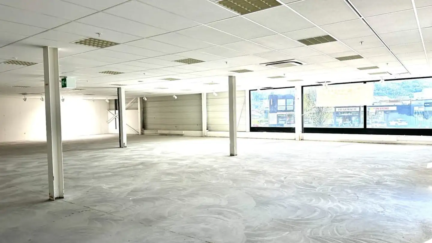 Commercial for rent - Route Cantonale 9, 1964 Conthey