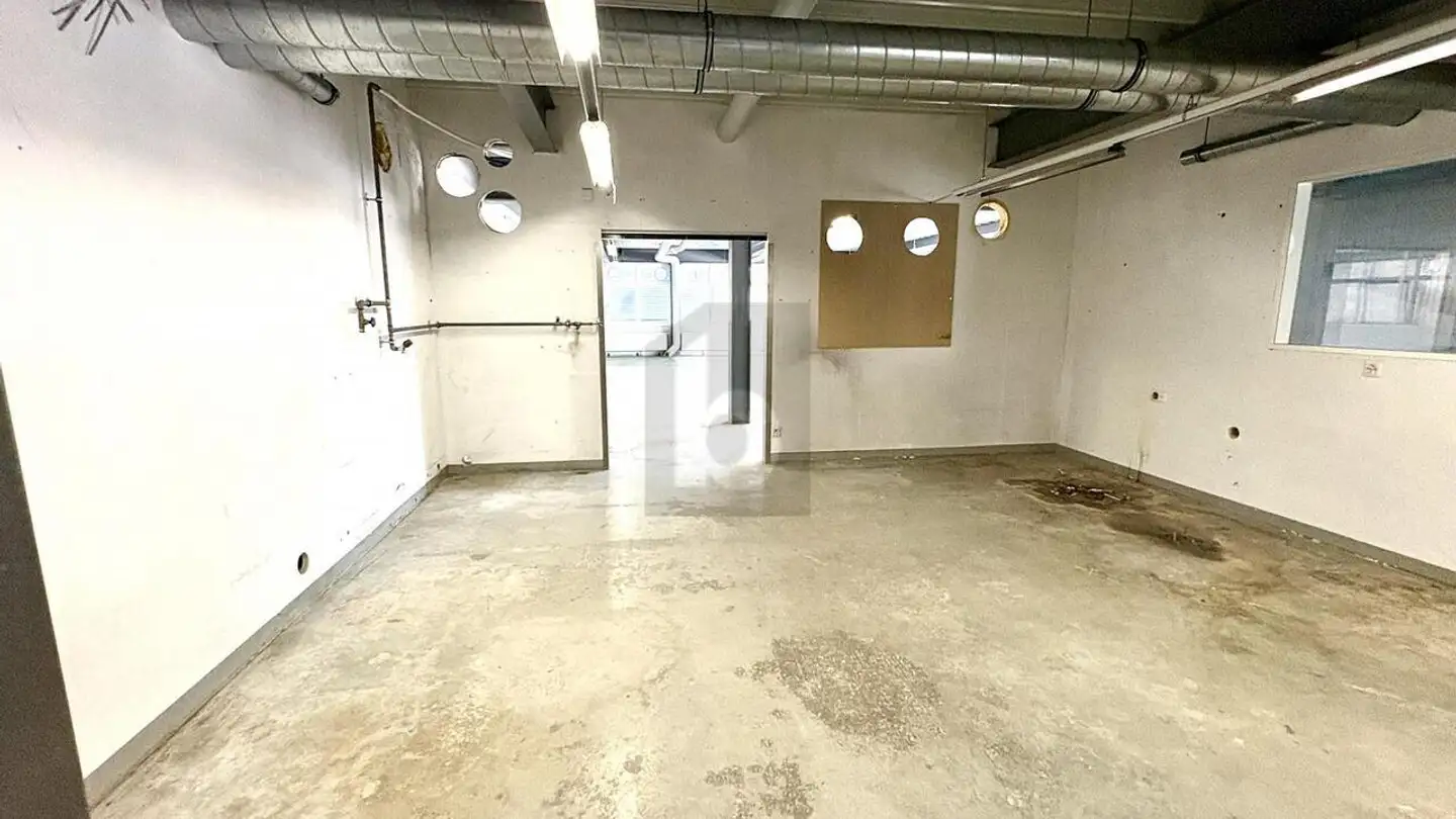 Industrial property for rent - 8630 Rüti ZH - Photo 4