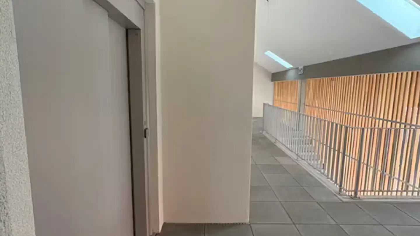 Apartment for rent - Route Du Bas-Du-Village, 1789 Lugnorre - Photo 2