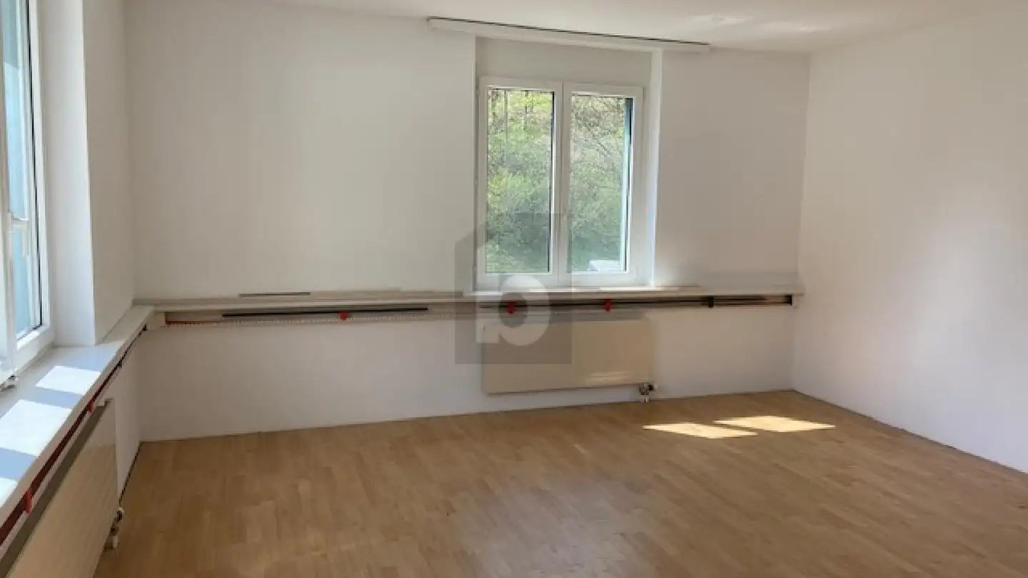 Bureau à louer - 4203 Grellingen - Photo 2