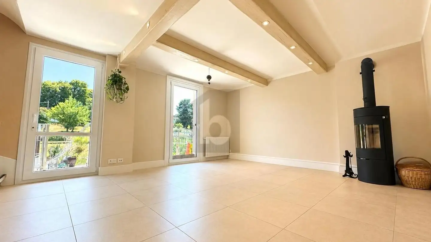 Row house for rent - 1073 Savigny - Photo 2
