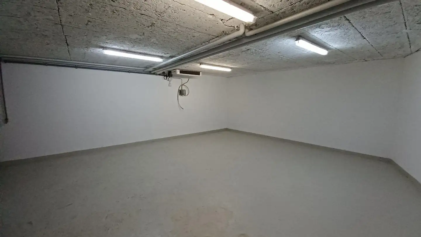 Mixed-use building for sale - 3970 Salgesch