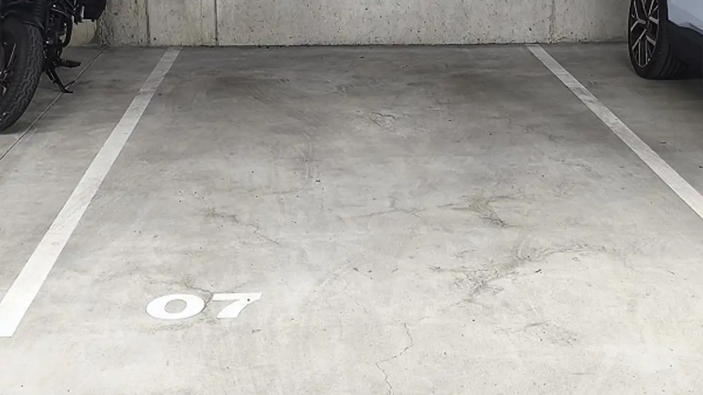 Tiefgaragenstellplatz mieten - Im Steinenmüller 4, 4142 Münchenstein