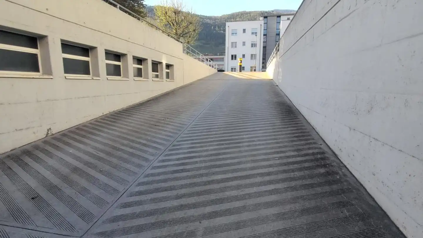 Garage individuel à louer - Avenue Du Grand-Champsec 20a, 1950 Sion - Photo 3