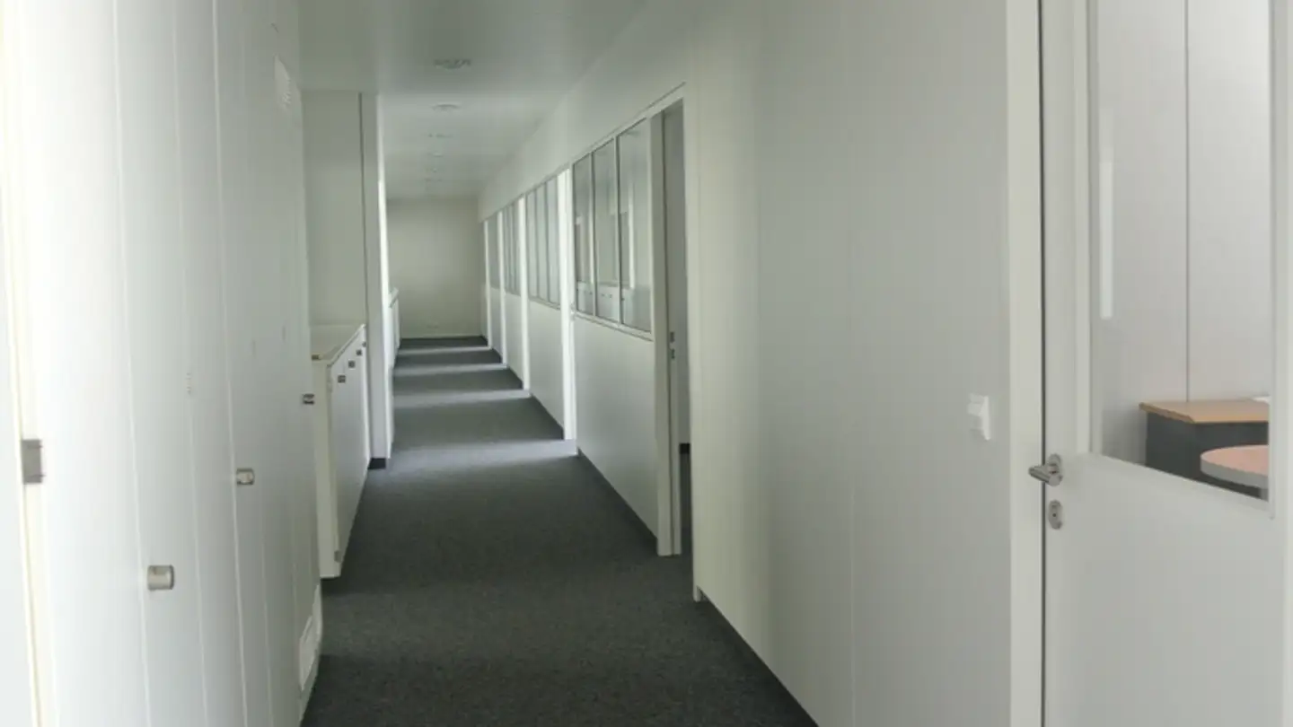 Bureau à louer - Nähseydi 4, 6374 Buochs - Photo 2