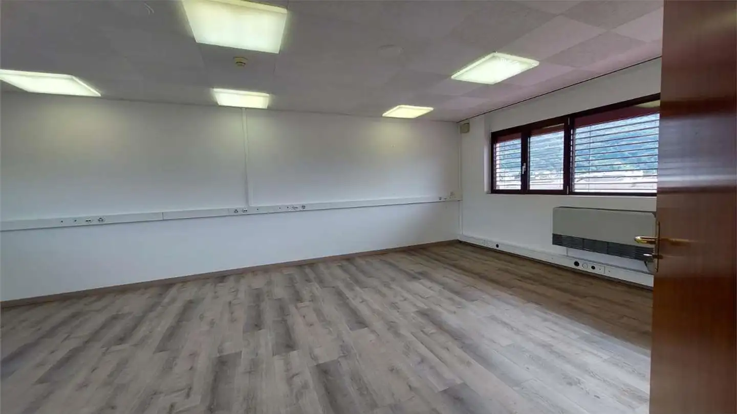 Bürofläche mieten - In Tirada, 6528 Camorino - Foto 3