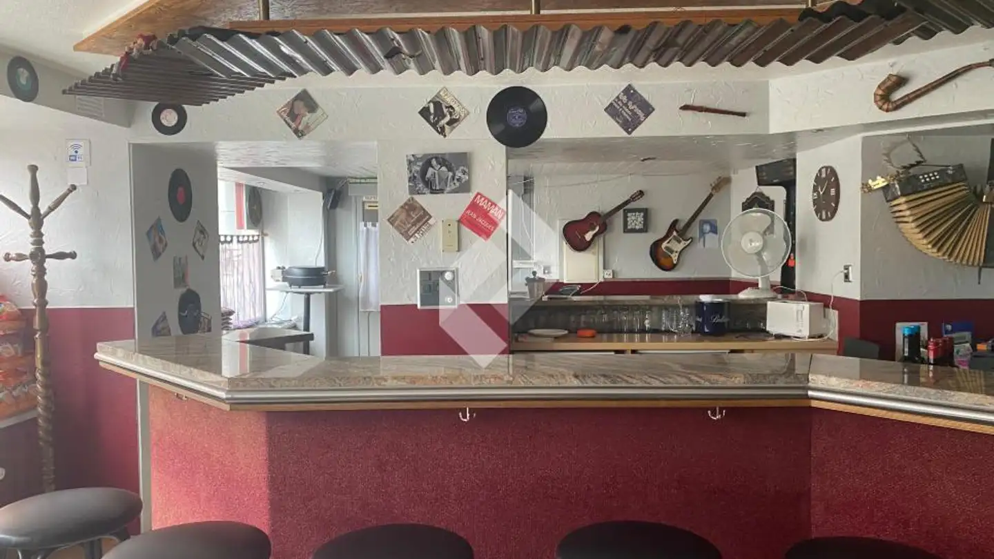 Residential building for sale - 1907 Saxon - Photo 2