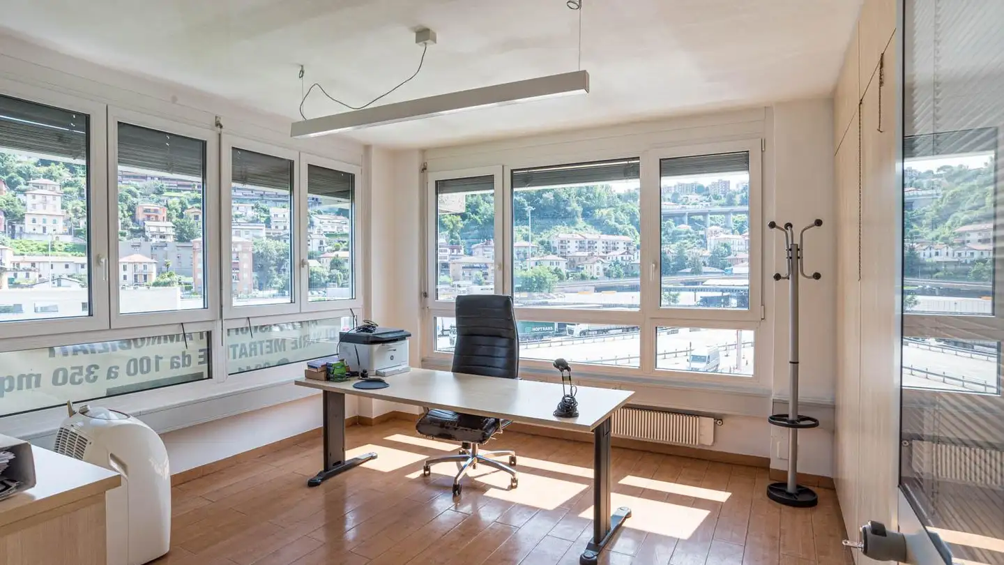 Spazio ufficio in affitto - Via Maestri Comacini 7, 6830 Chiasso