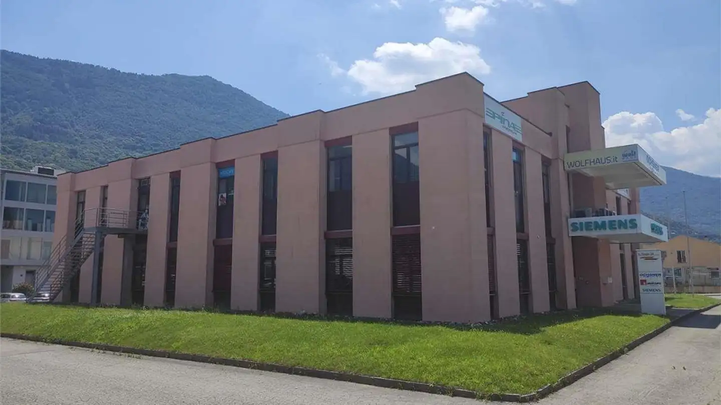 Bürofläche mieten - In Tirada 34, 6528 Camorino - Foto 2