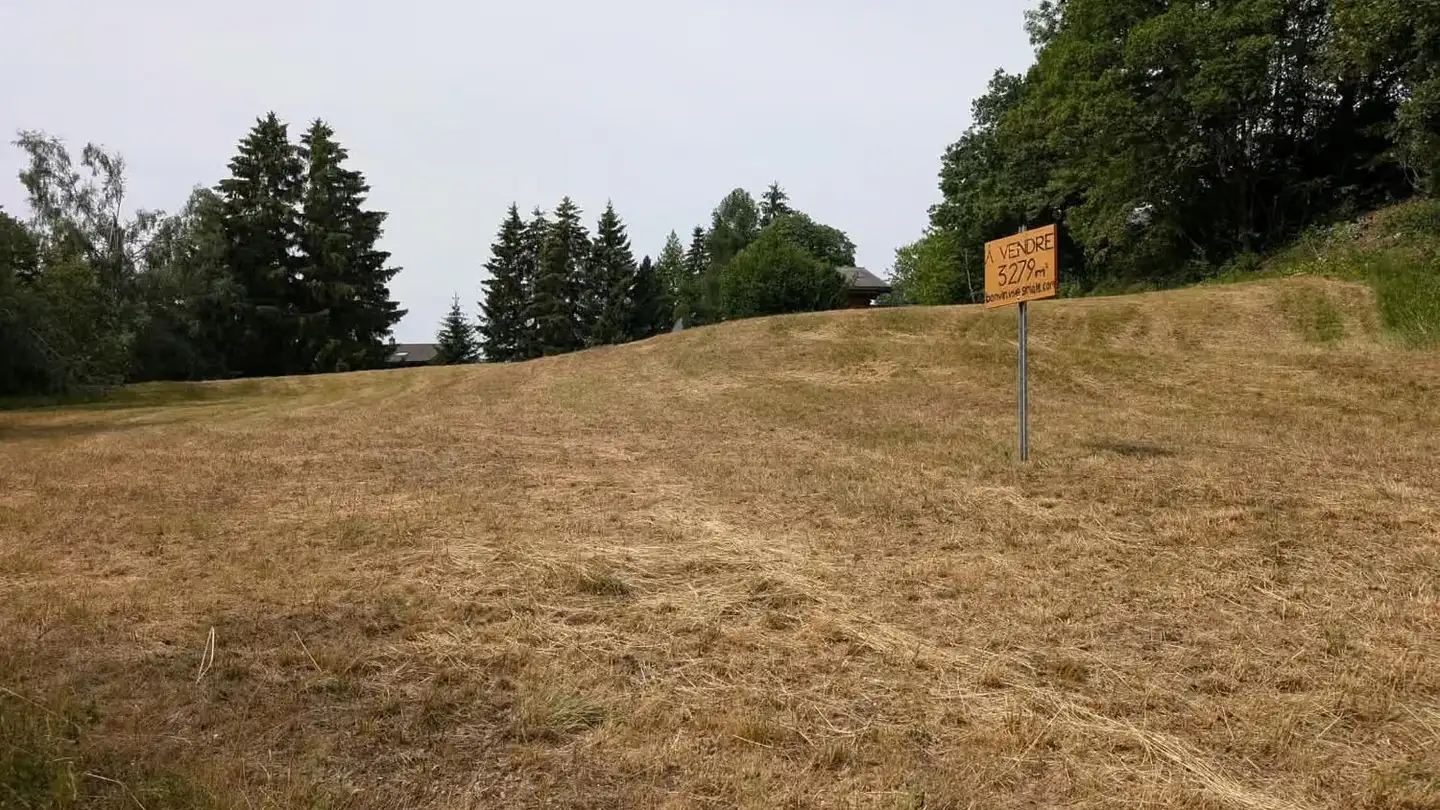 Constructible plot for sale - 1974 Arbaz