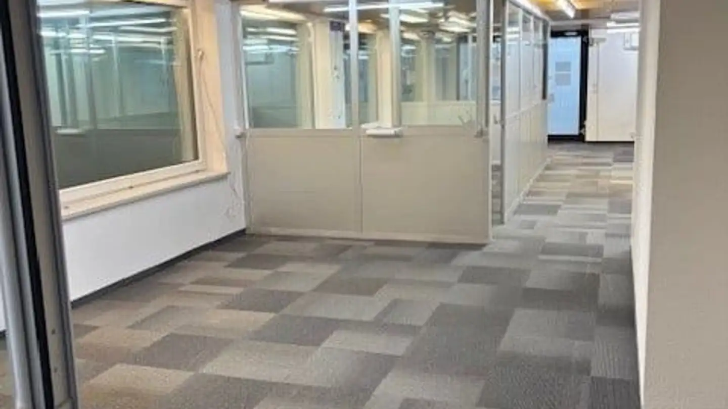 Bürofläche mieten - Ischenstrasse 27, 6376 Emmetten - Foto 3