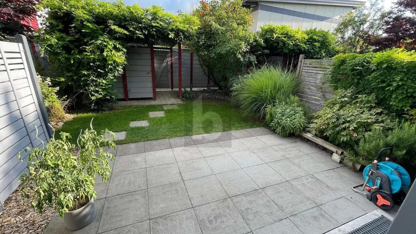 Row house for rent - 4153 Reinach BL - Photo 2