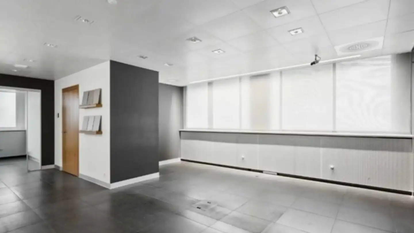 Shop for rent - 2034 Peseux