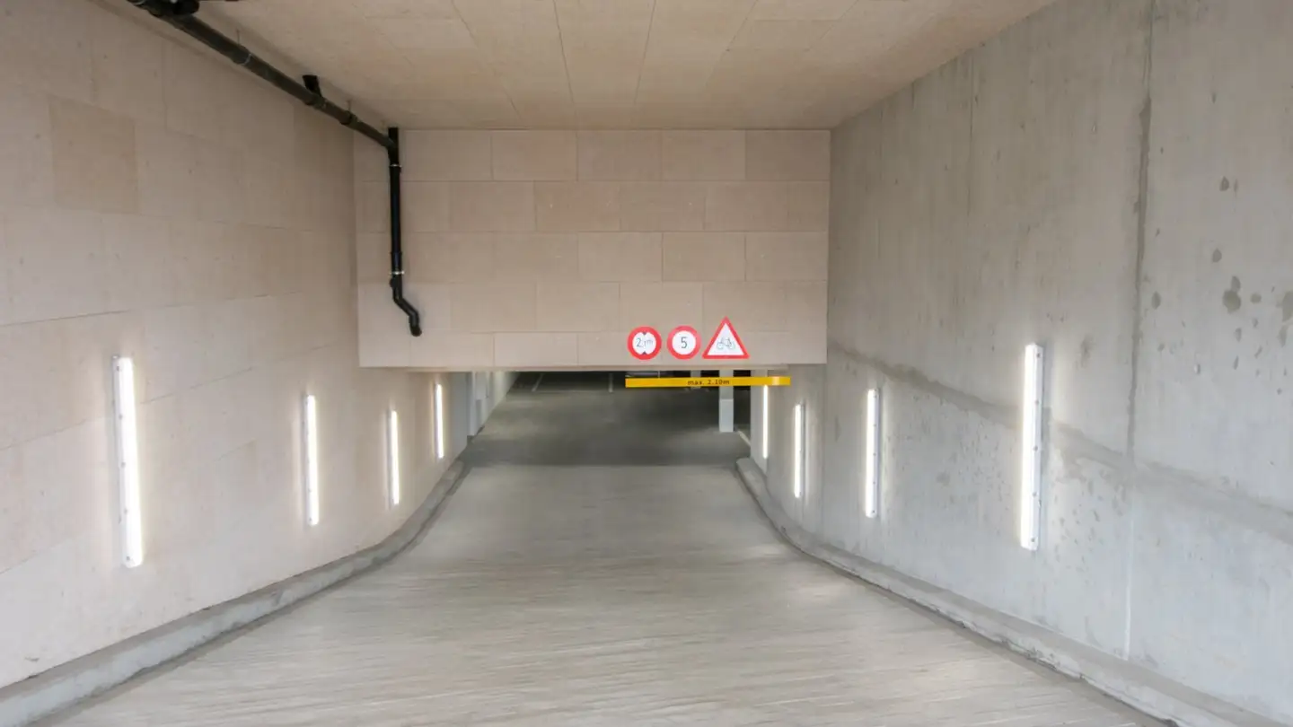 Parcheggio coperto in affitto - Rue Jakob-Stämpfli / Jakob-Stämpfli-Strasse 112c, 2502 Biel/Bienne - Photo 2