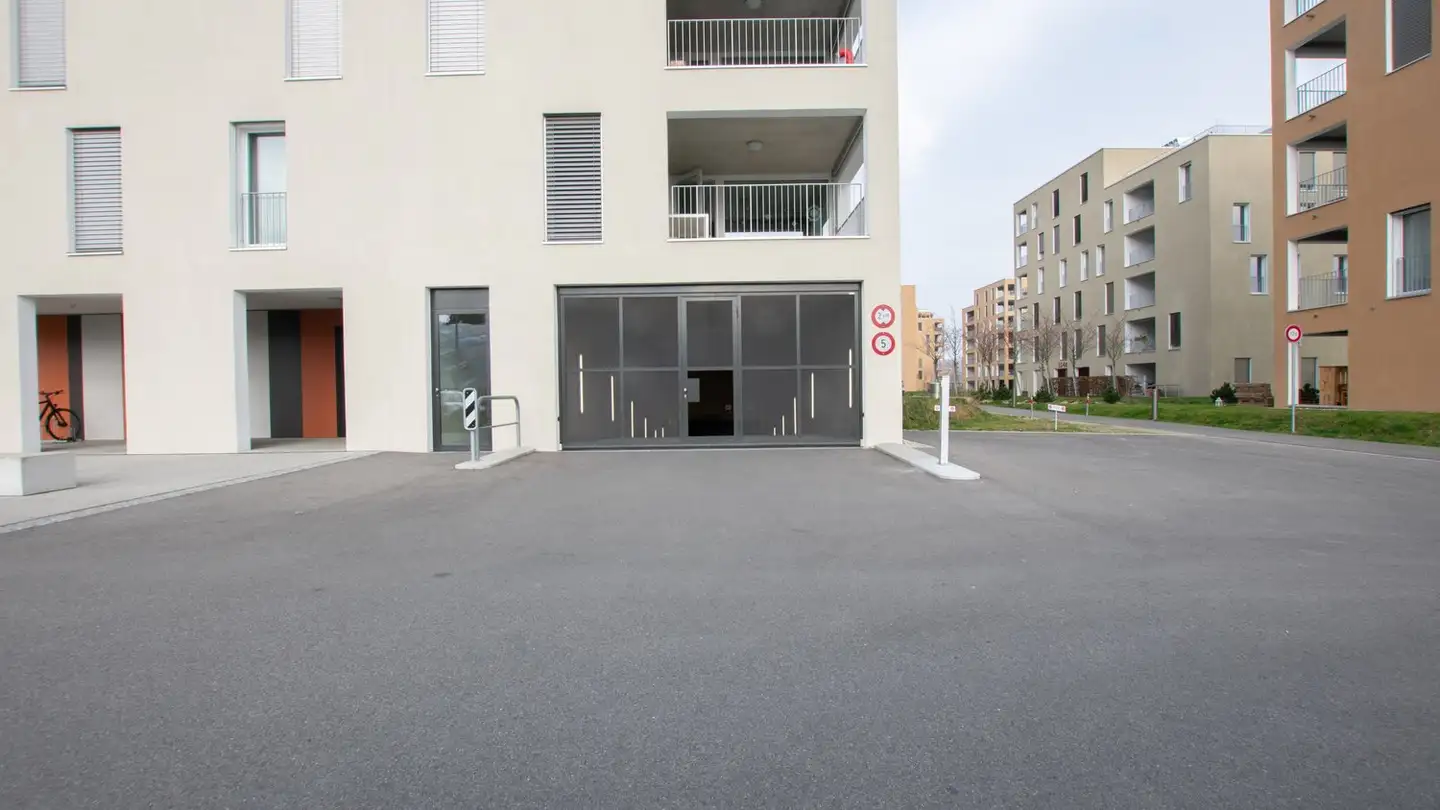 Parcheggio coperto in affitto - Rue Jakob-Stämpfli / Jakob-Stämpfli-Strasse 112c, 2502 Biel/Bienne - Photo 4