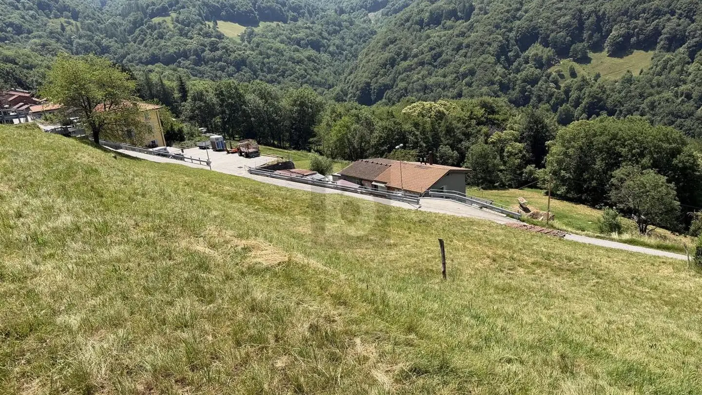 Terrain constructible à vendre - Certara, 6959 Certara