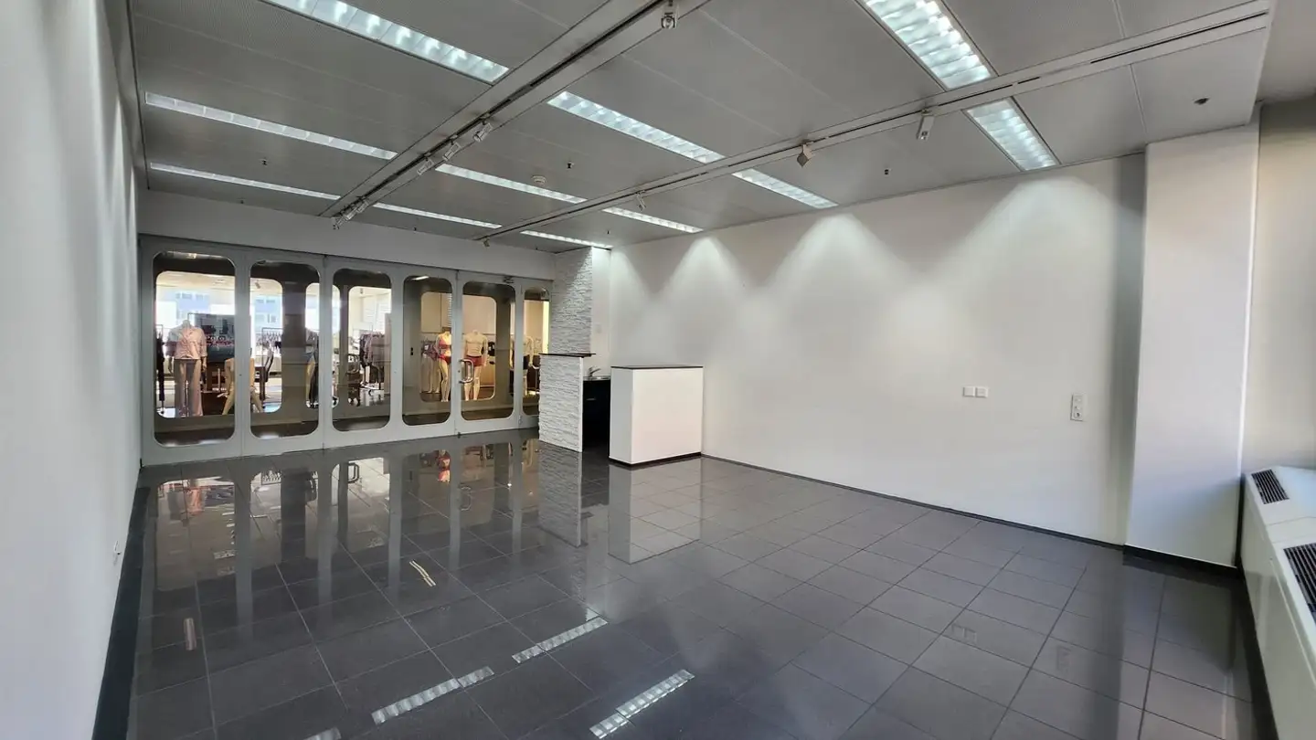 Commercial à louer - Thurgauerstrasse 117, 8152 Glattpark (Opfikon)