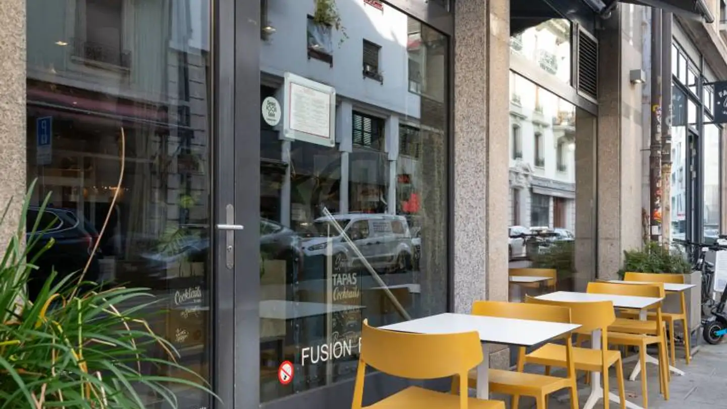 Arcade à louer - Rue De-Monthoux 25, 1201 Genève - Photo 3