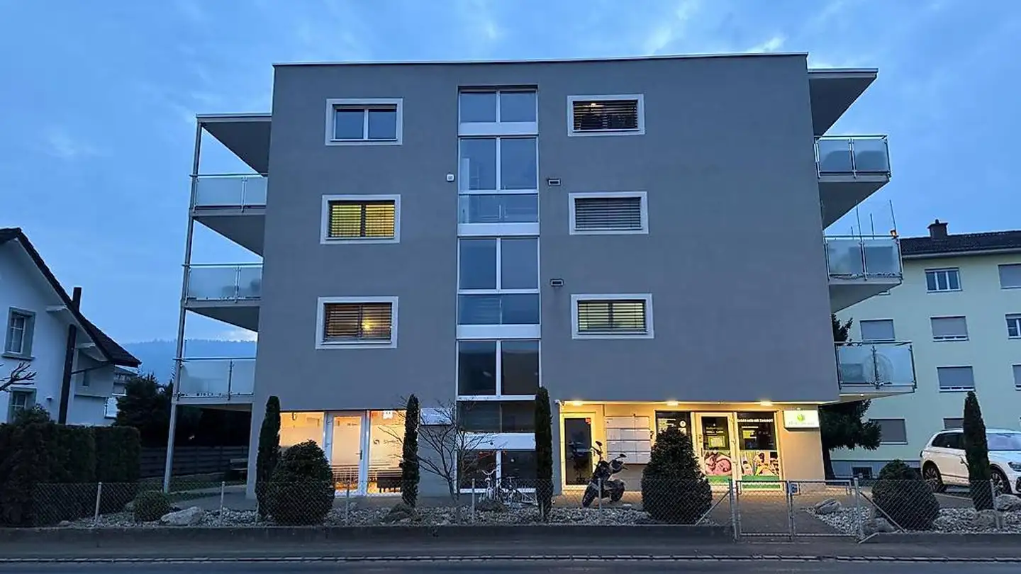 Commercial à louer - Aarauer Strasse 35, 5734 Reinach AG
