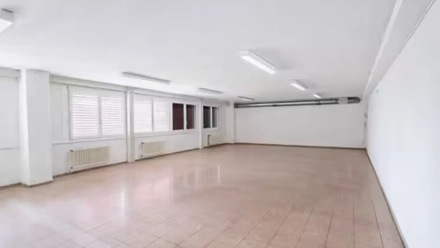 Mixed-use building for rent - 6850 Mendrisio