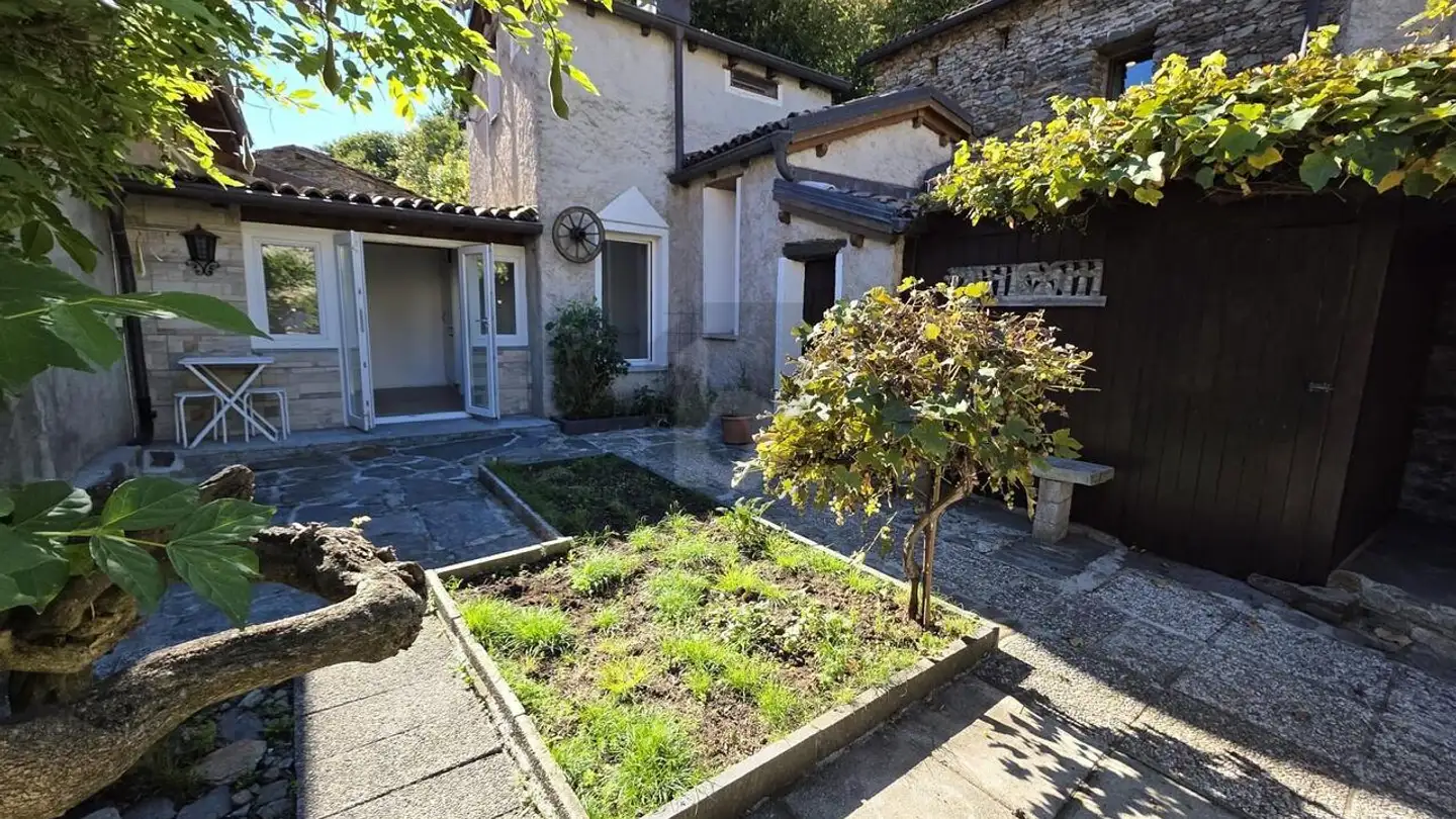 Cave house for sale - 6802 Rivera