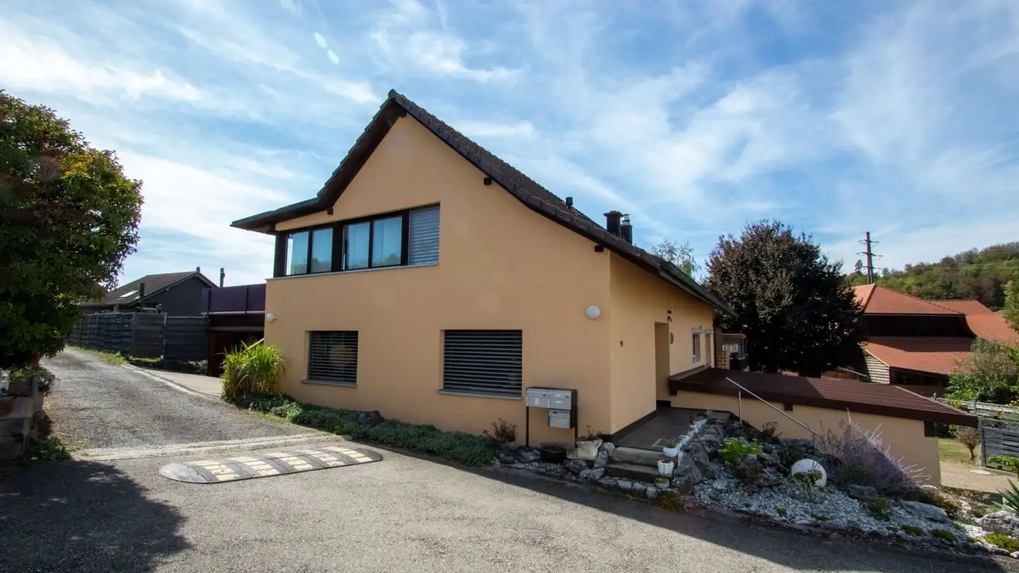 Dachgeschosswohnung mieten - Obere Mühle 41, 3213 Liebistorf