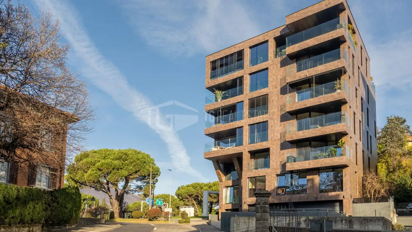 Commercial for sale - Via San Gottardo 101, 6900 Massagno