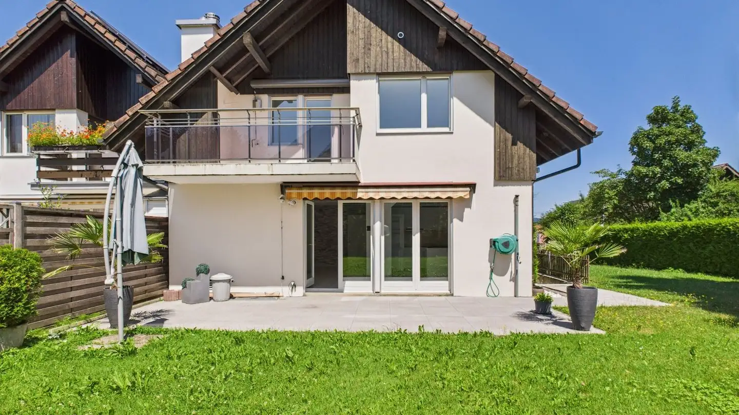 Casa bifamiliare in affitto - Breitistrasse 15, 8618 Oetwil am See