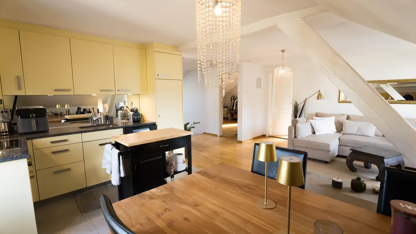 Dachgeschosswohnung mieten - Kilchbergstrasse 17, 8134 Adliswil - Foto 2