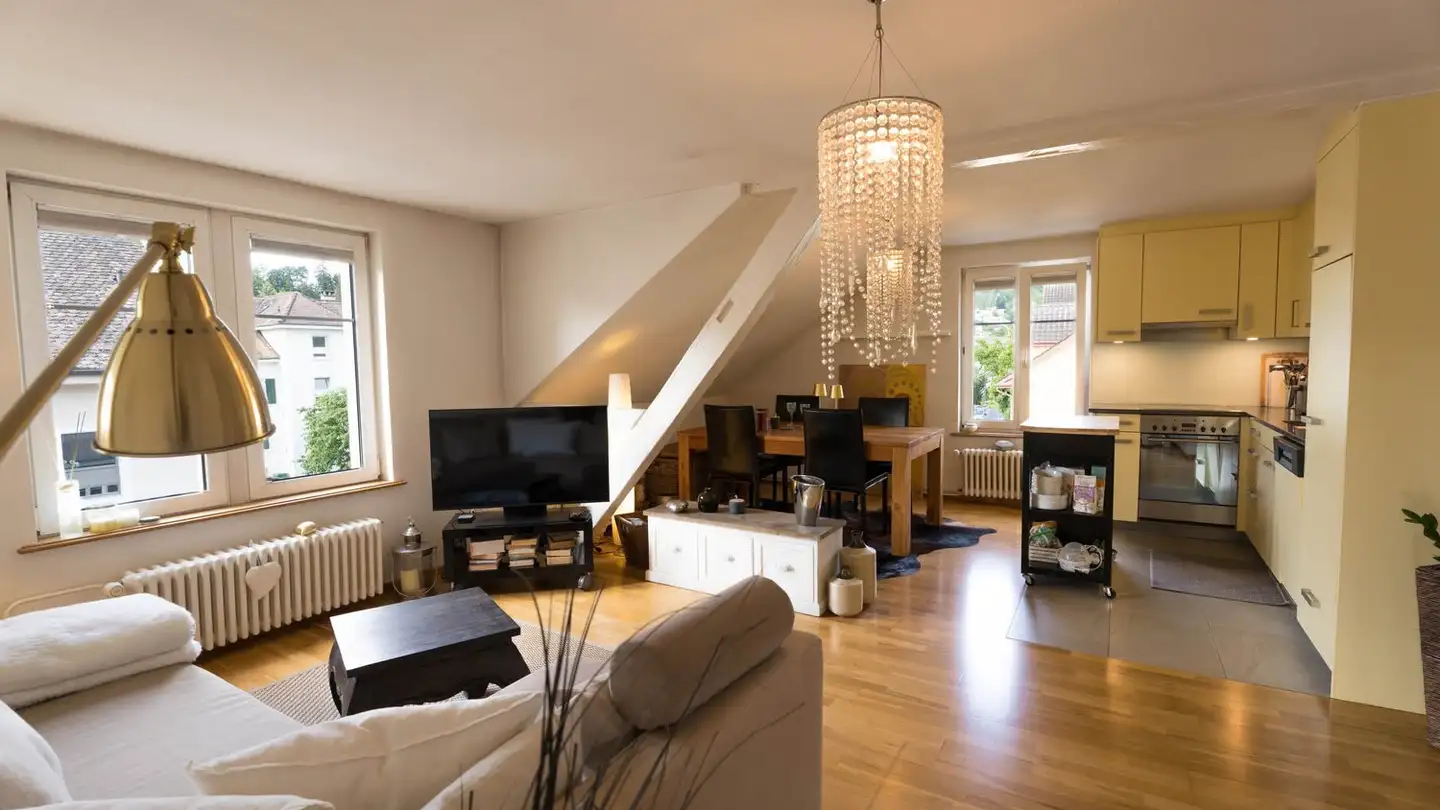 Dachgeschosswohnung mieten - Kilchbergstrasse 17, 8134 Adliswil - Foto 4