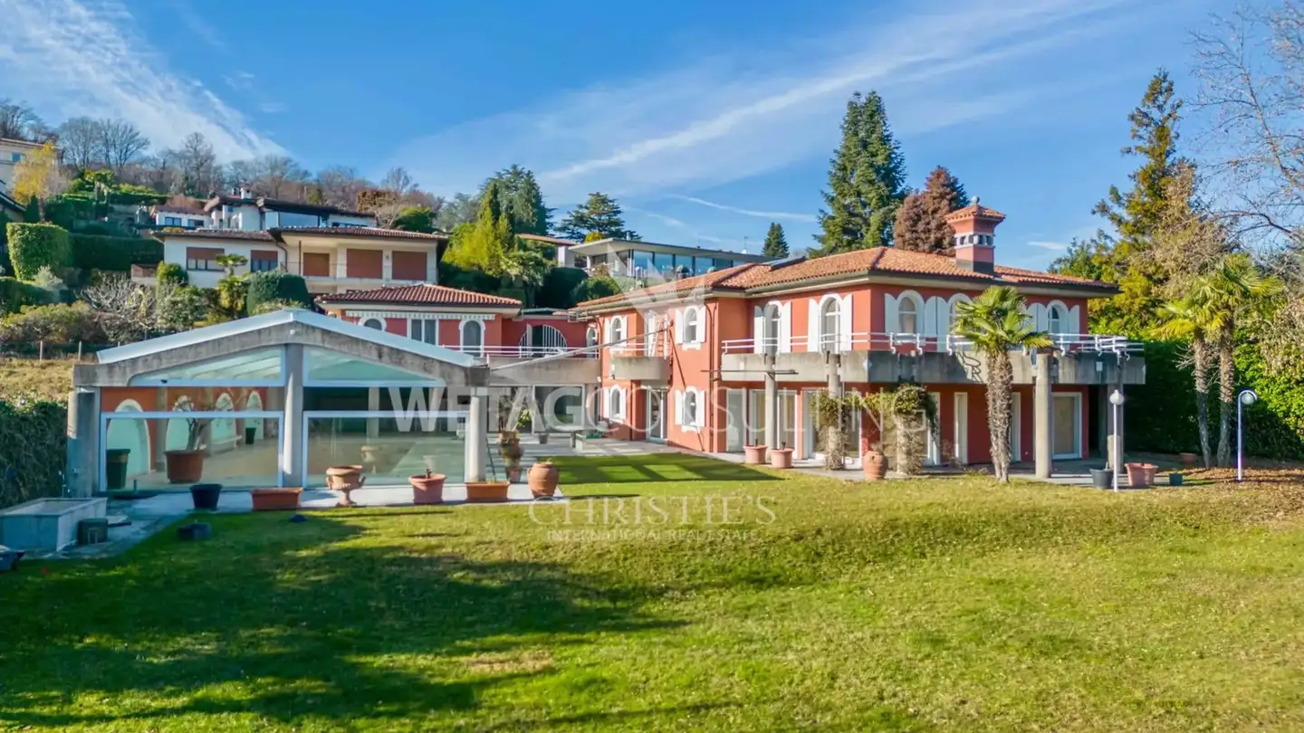 Villa for sale - 6914 Carona