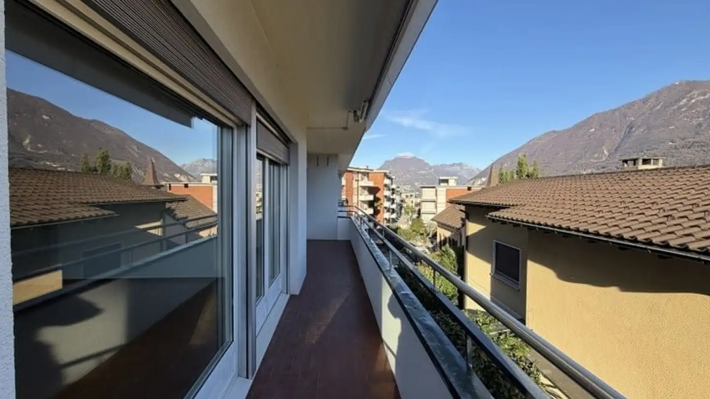 Apartment for rent - 6815 Melide