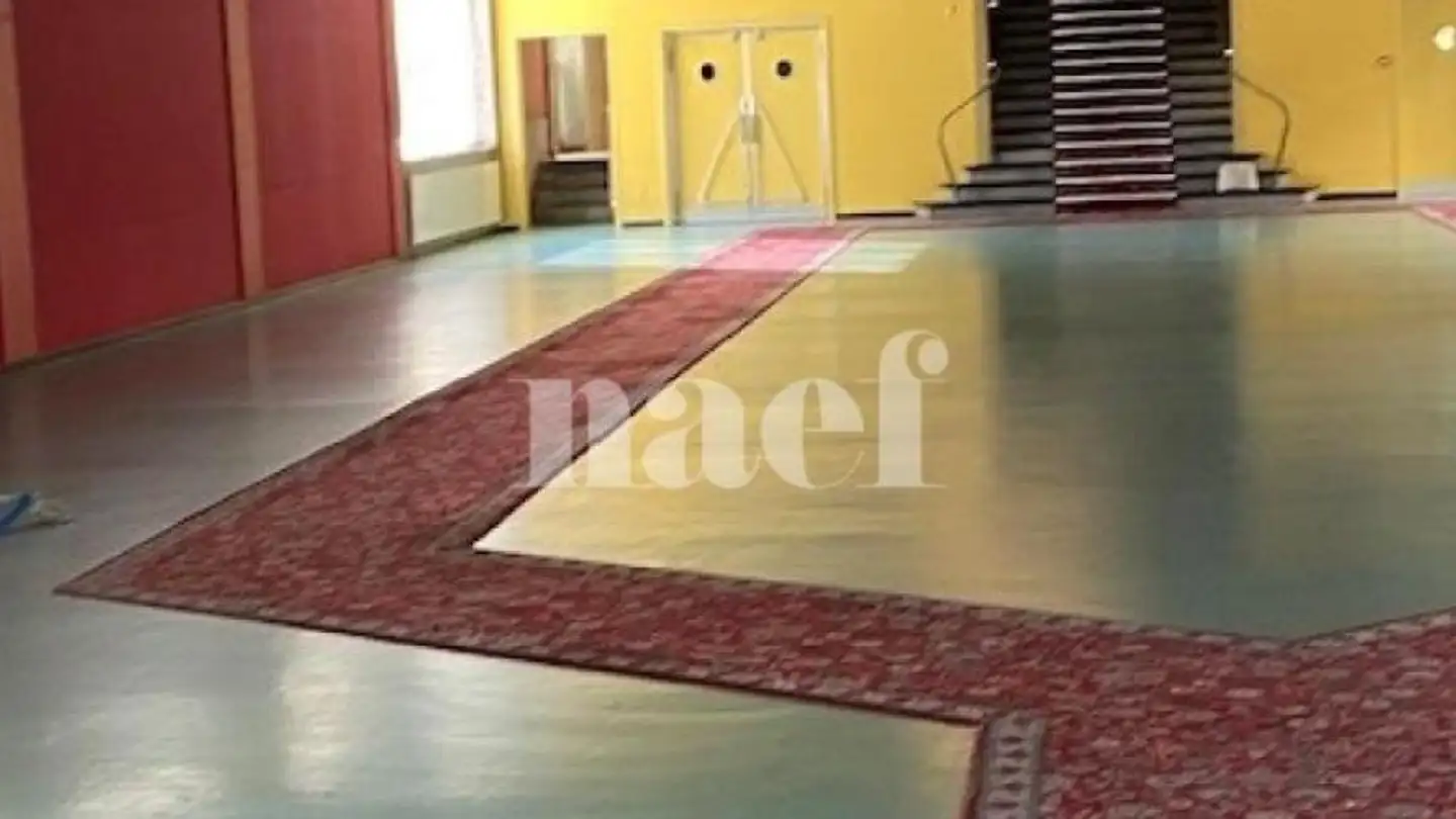 Commerciale in affitto - Avenue Léopold-Robert 19, 2300 La Chaux-de-Fonds