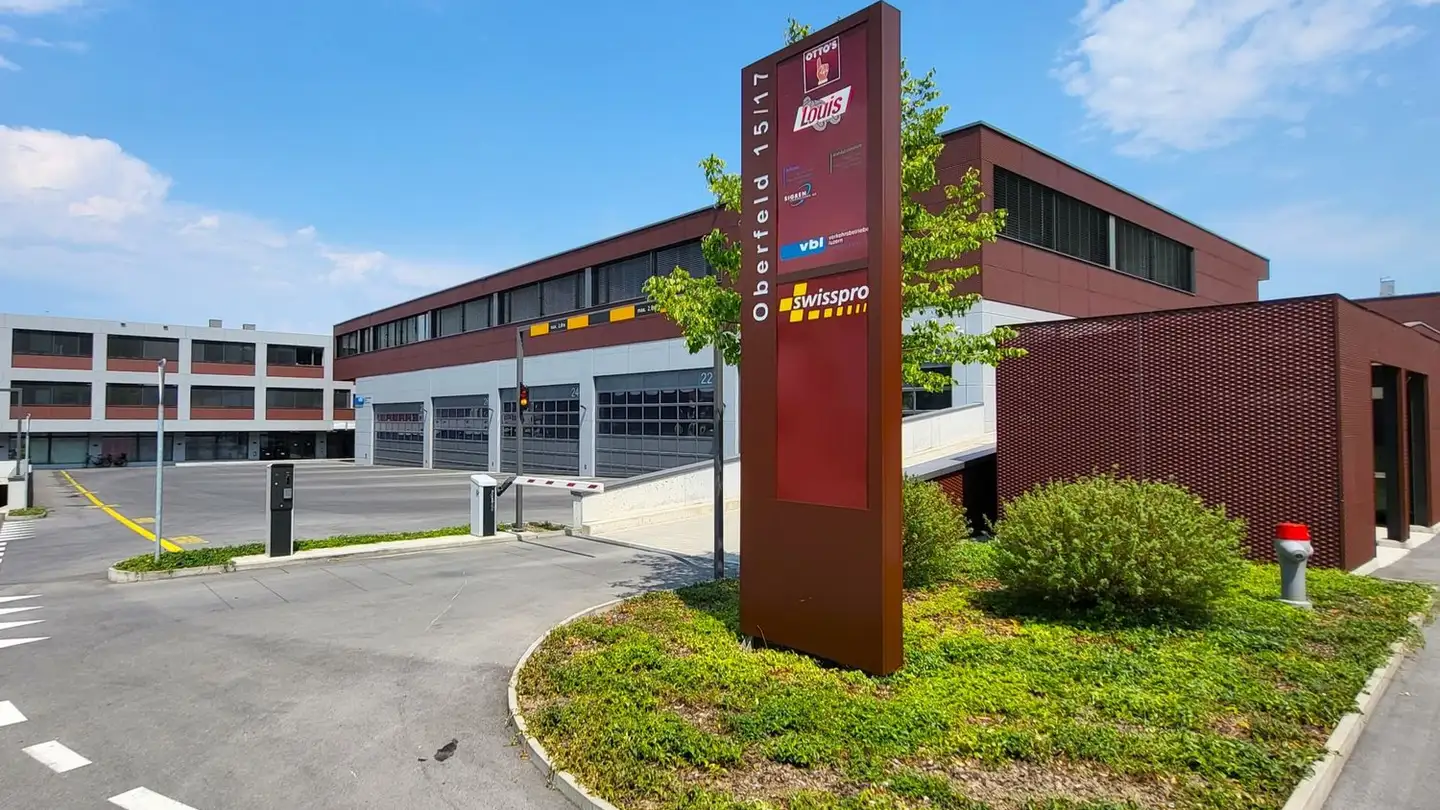 Commerciale in affitto - Oberfeld 15, 6037 Root