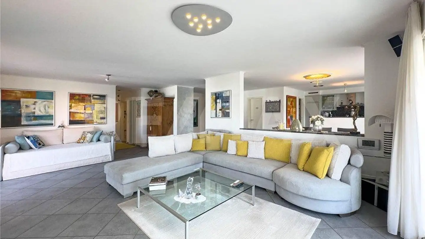 Penthouse for sale - 6600 Locarno