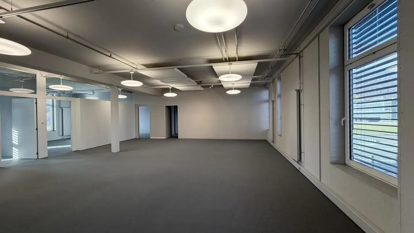 Commercial for rent - Rue De Granges / Grenchenstrasse, 2504 Biel/Bienne - Photo 2