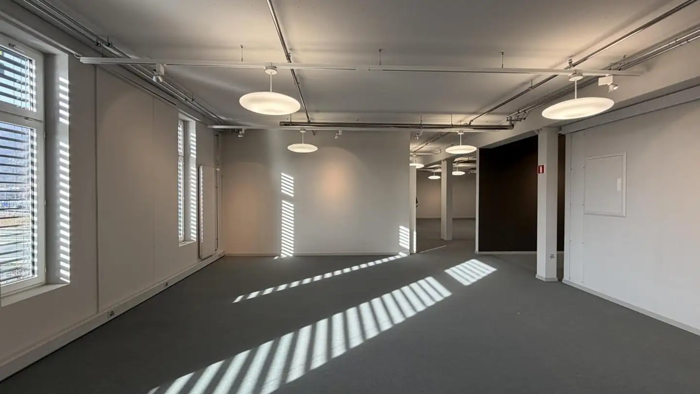 Commercial for rent - Rue De Granges / Grenchenstrasse, 2504 Biel/Bienne