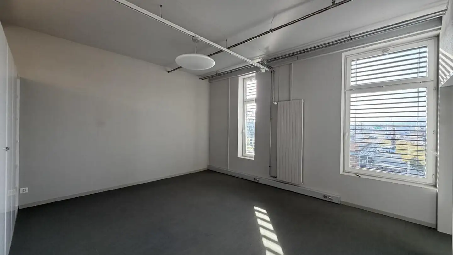 Commercial for rent - Rue De Granges / Grenchenstrasse, 2504 Biel/Bienne - Photo 4