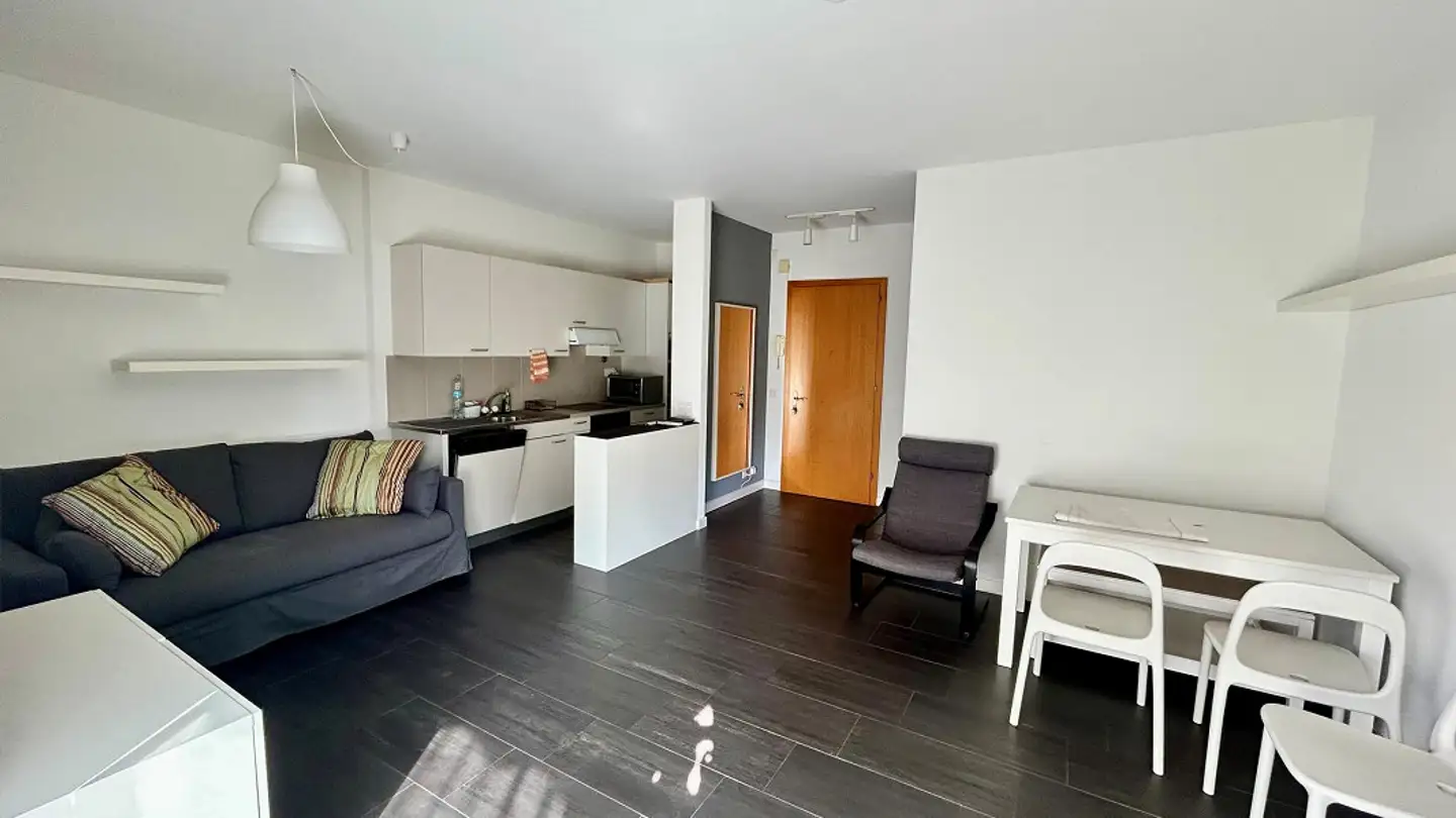 Appartement à louer - Largo Bernasconi 9, 6874 Castel San Pietro